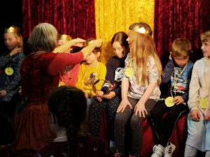 Märchen-Mitmach-Programm mit Krönung