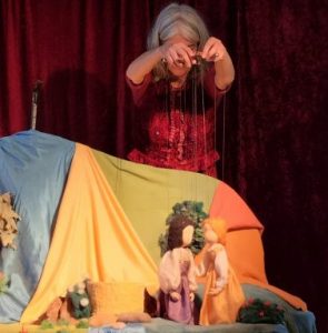 Frau Holle Puppenspiel